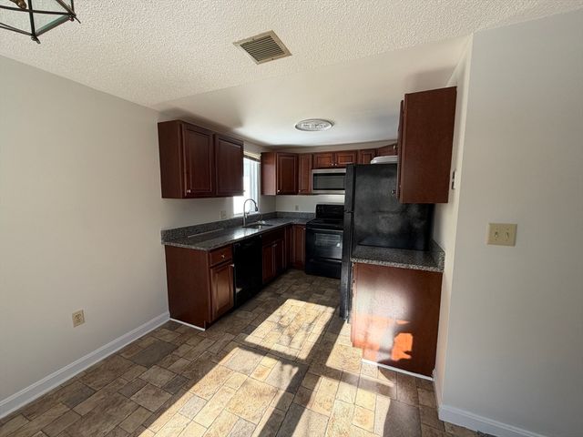 213 Victoria Heights Rd 213, Boston, MA 02136