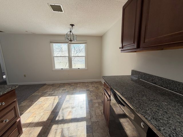 213 Victoria Heights Rd 213, Boston, MA 02136