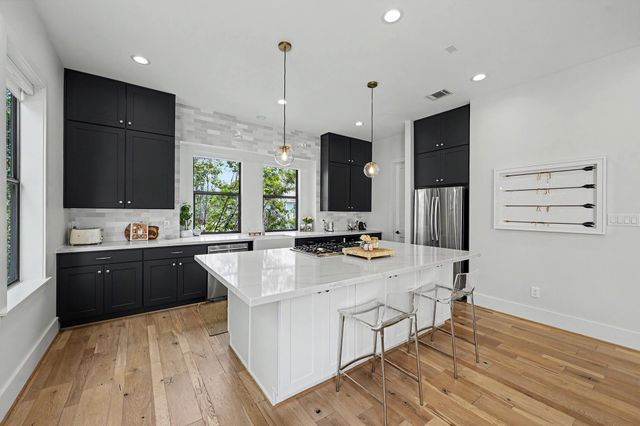 3918 Floyd Street, Houston, TX 77007