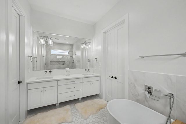 3918 Floyd Street, Houston, TX 77007