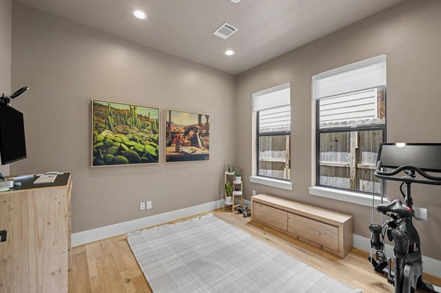 3918 Floyd Street, Houston, TX 77007