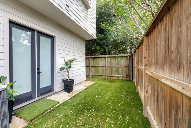 3918 Floyd Street, Houston, TX 77007