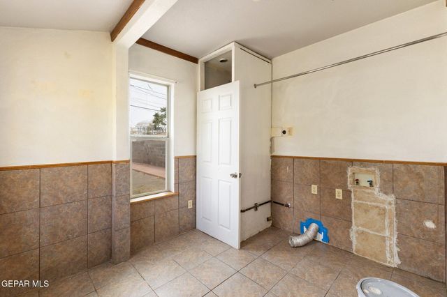 137 Anita Circle, El Paso, TX 79905