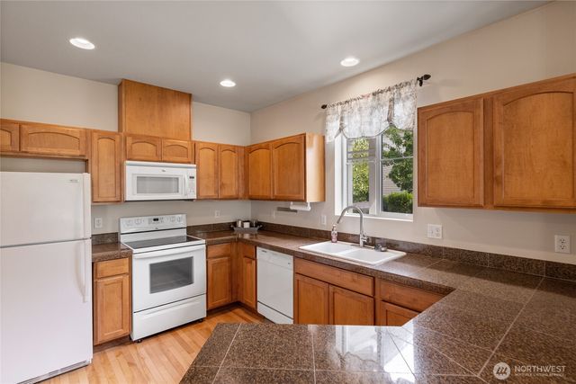 2420 Simmons Street #B, Dupont, WA 98327