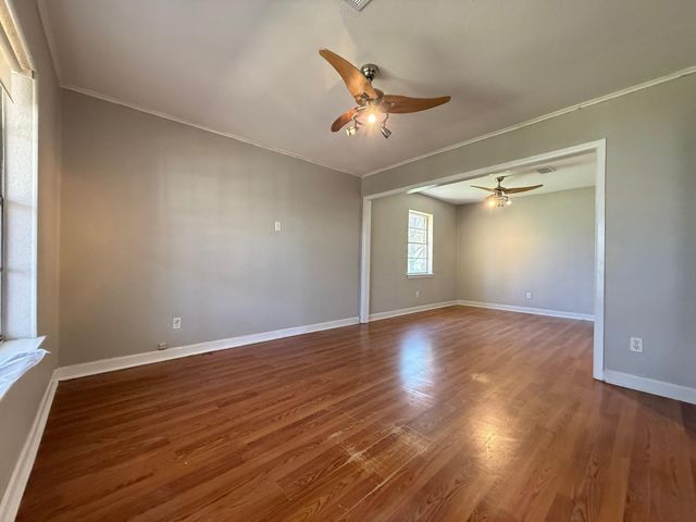 432 Young Street, Livingston, TX 77351