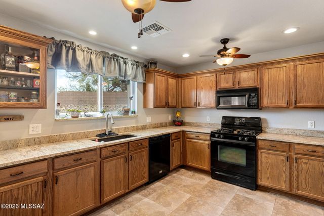 13423 E Almond Crest Drive, Vail, AZ 85641