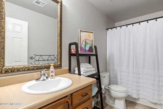 13423 E Almond Crest Drive, Vail, AZ 85641