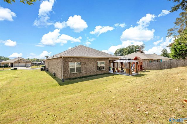 508 Wolf Trace Lane, Hartselle, AL 35640