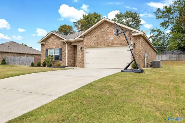 508 Wolf Trace Lane, Hartselle, AL 35640