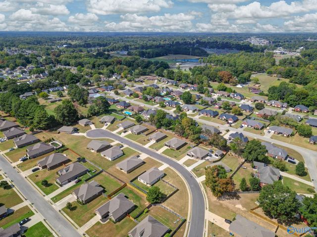 508 Wolf Trace Lane, Hartselle, AL 35640