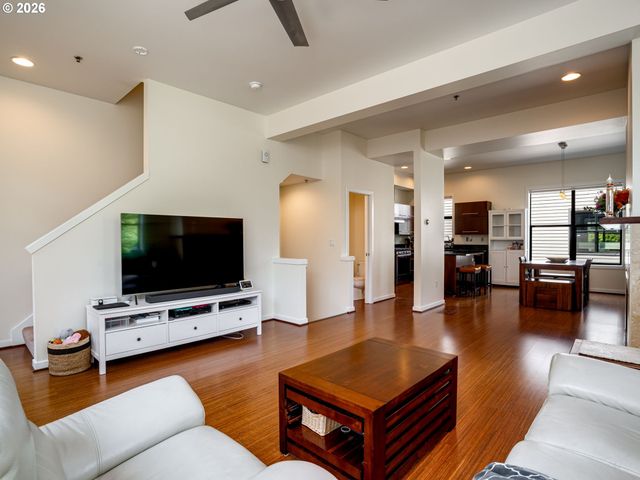 1420 Nw 20TH Ave 505, Portland, OR 97209