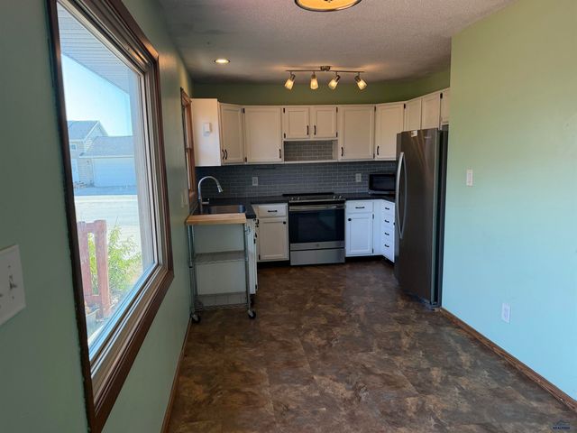421 ENNEN DR, Rapid City, SD 57703