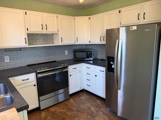 421 ENNEN DR, Rapid City, SD 57703