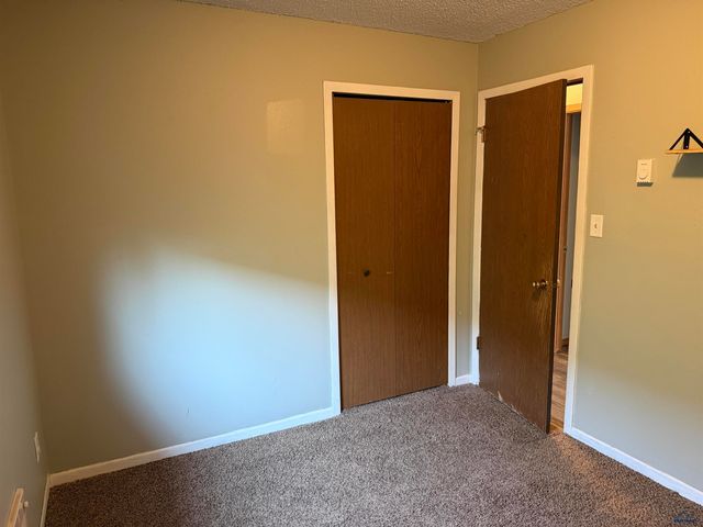 421 ENNEN DR, Rapid City, SD 57703