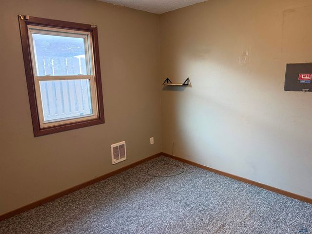 421 ENNEN DR, Rapid City, SD 57703