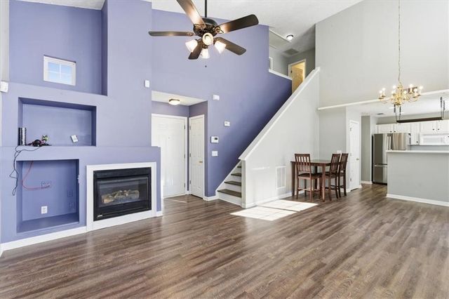 156 W Oaks Place, Woodstock, GA 30188