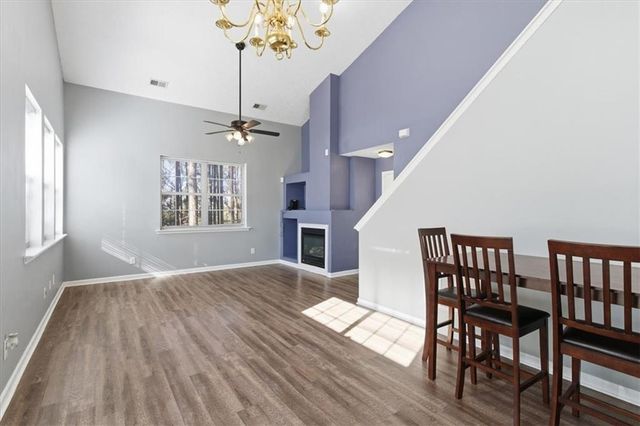 156 W Oaks Place, Woodstock, GA 30188