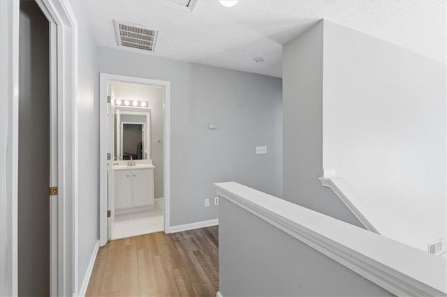 156 W Oaks Place, Woodstock, GA 30188