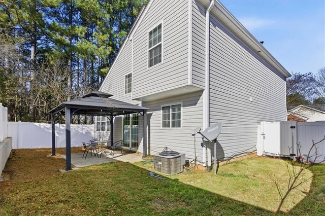 156 W Oaks Place, Woodstock, GA 30188