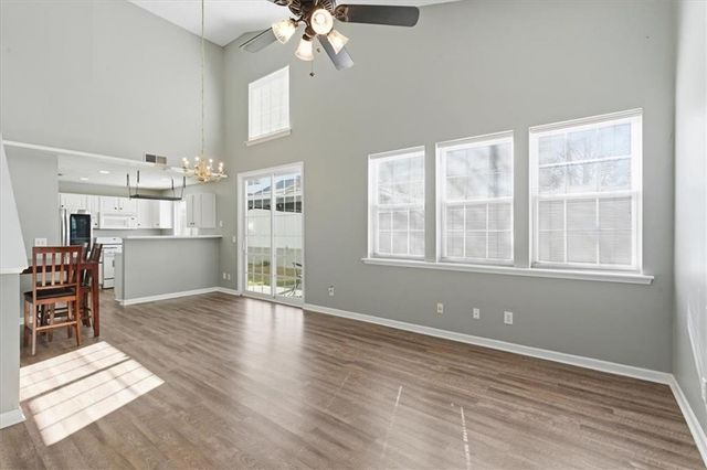 156 W Oaks Place, Woodstock, GA 30188