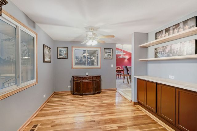 1413 Weyers Court, Schaumburg, IL 60193