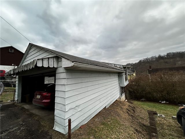 504 Park Ave, Monongahela, PA 15063