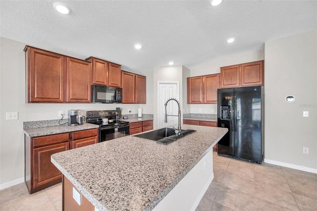 4201 GLOBE THISTLE DRIVE, Tampa, FL 33619