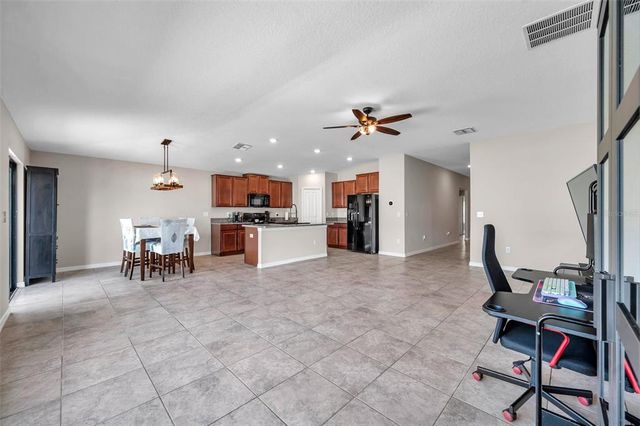 4201 GLOBE THISTLE DRIVE, Tampa, FL 33619