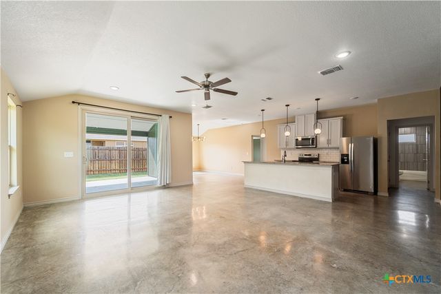 742 Freedom Circle, Nolanville, TX 76559