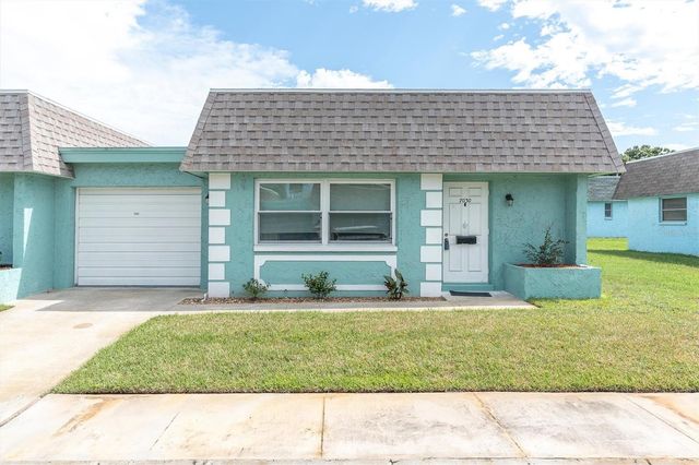 7030 VERSAILLES N, Pinellas Park, FL 33781