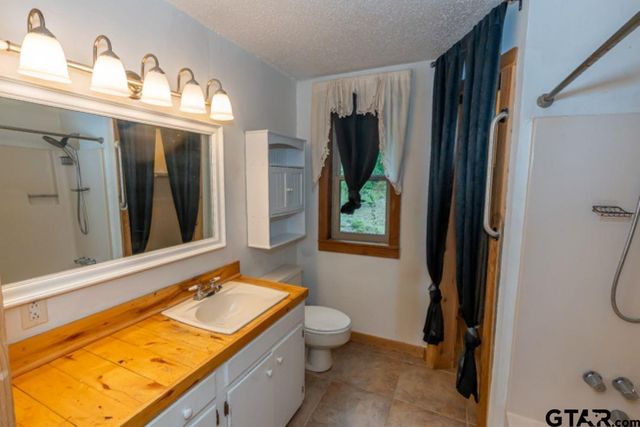 18059 County Road 2142, Troup, TX 75789