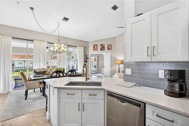 5135 Cobble Creek CT 201, Naples, FL 34110