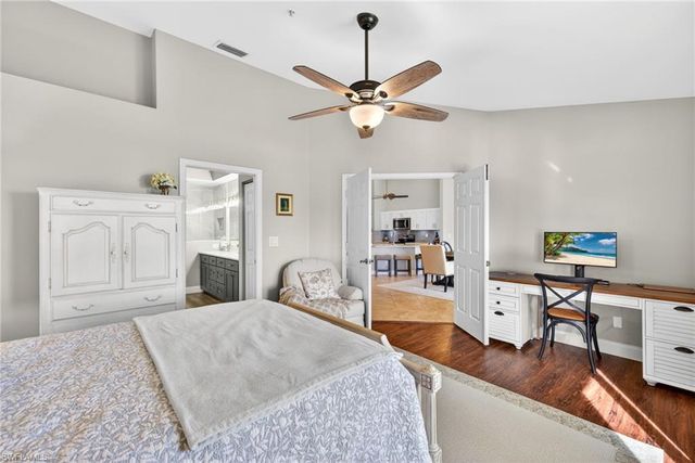5135 Cobble Creek CT 201, Naples, FL 34110