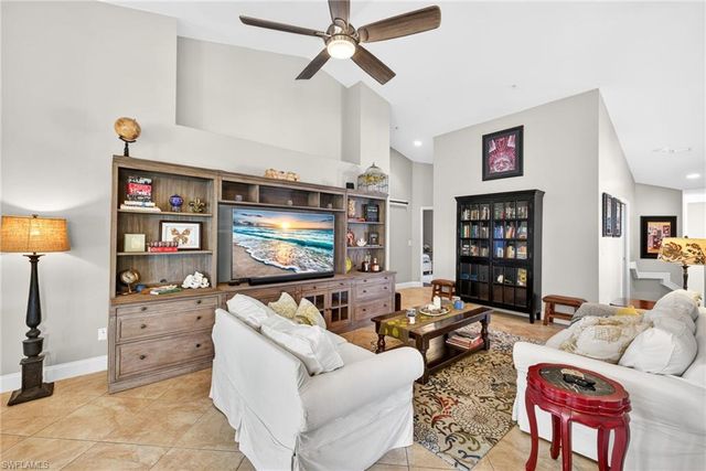 5135 Cobble Creek CT 201, Naples, FL 34110