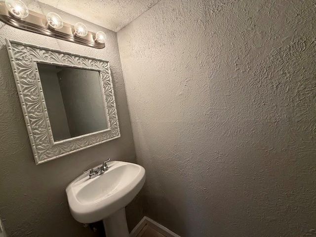 1917 Miramar Green Street 1917, Seabrook, TX 77586