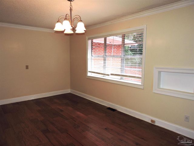 6807 Chaffin St, Milton, FL 32570