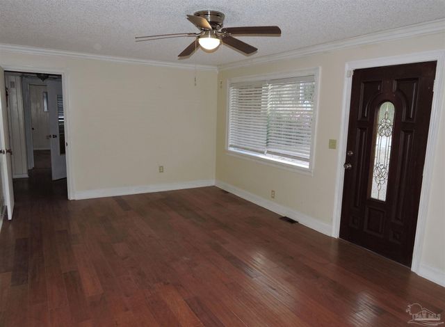 6807 Chaffin St, Milton, FL 32570