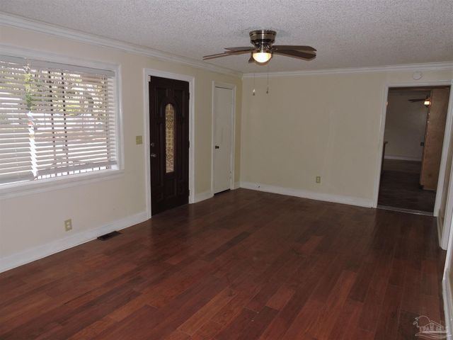 6807 Chaffin St, Milton, FL 32570