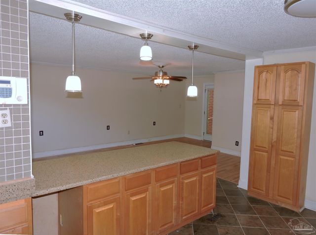 6807 Chaffin St, Milton, FL 32570