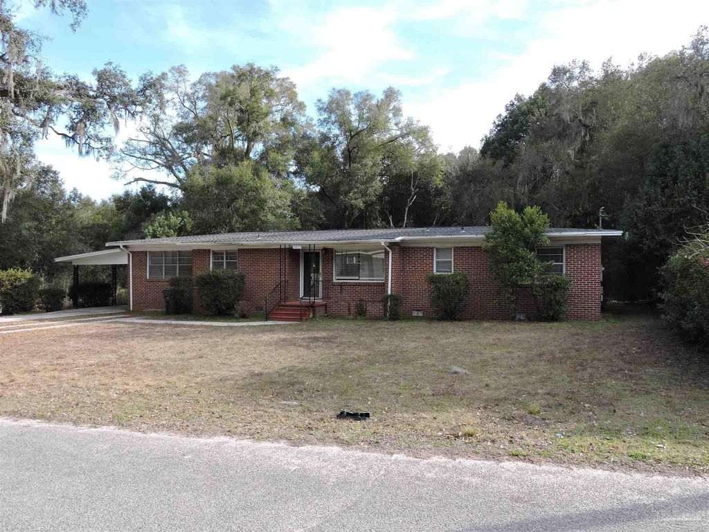6807 Chaffin St, Milton, FL 32570