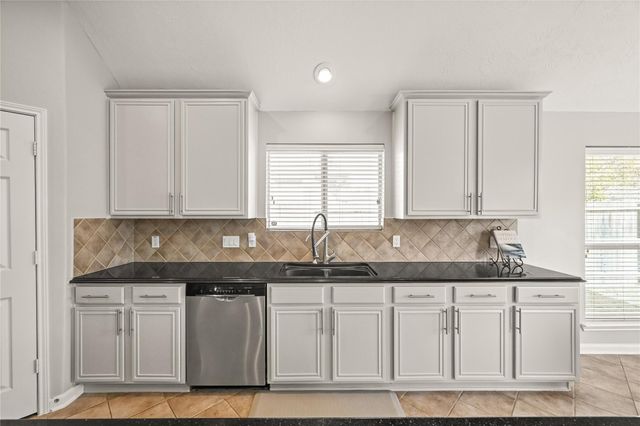 1330 Leigh Gardens Drive, Sugar Land, TX 77479