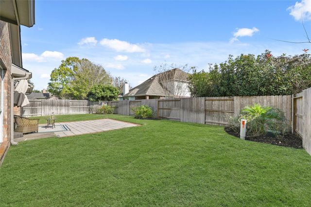 1330 Leigh Gardens Drive, Sugar Land, TX 77479