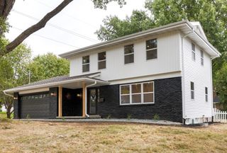 3225 Vine Street, West Des Moines, IA 50265