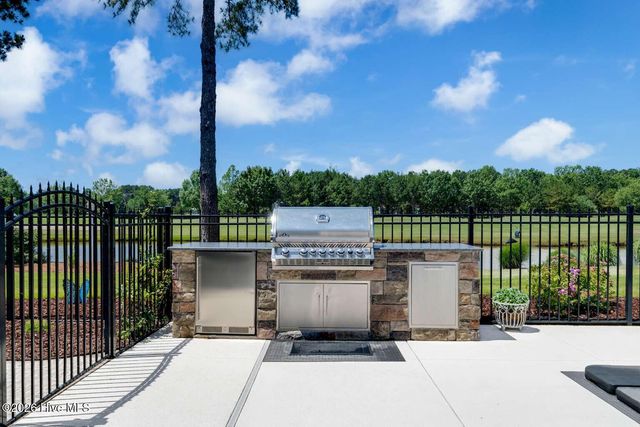 127 Legacy Lakes Drive, Wallace, NC 28466