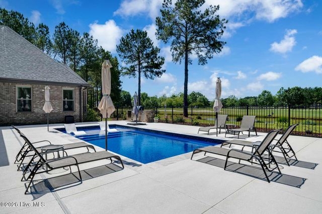 127 Legacy Lakes Drive, Wallace, NC 28466