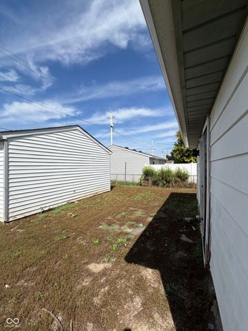 80 S 5th Avenue, Beech Grove, IN 46107