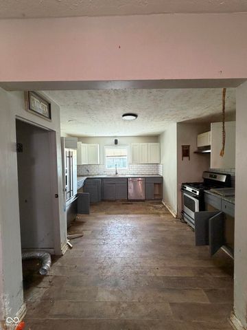 80 S 5th Avenue, Beech Grove, IN 46107