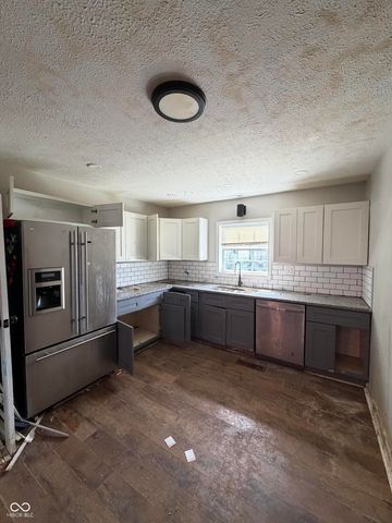 80 S 5th Avenue, Beech Grove, IN 46107