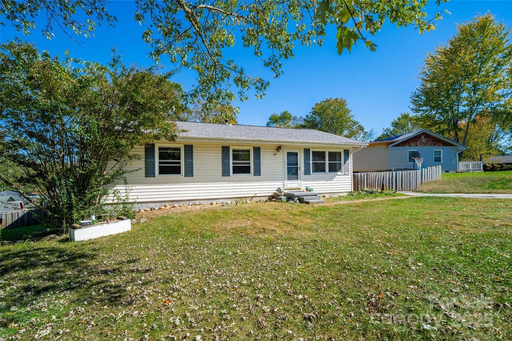 4 Boris Street, Asheville, NC 28806