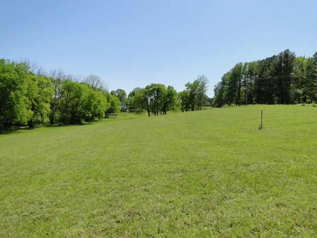 4 Cothran Rd, Columbia, TN 38401